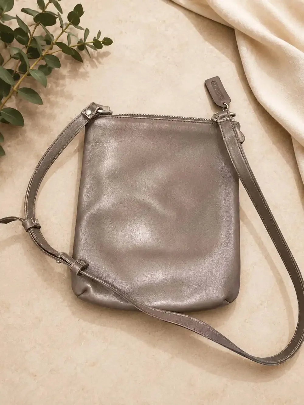 Coach Vintage Full Grain Leather Brown Crossbody Bag USA E0C-9457 - Picture 2 of 9